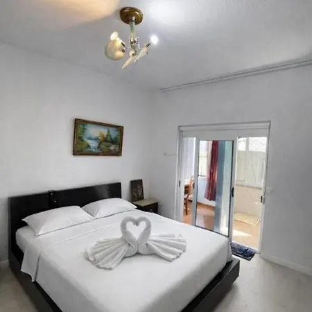 Πανσιόν Neo Τίρανα